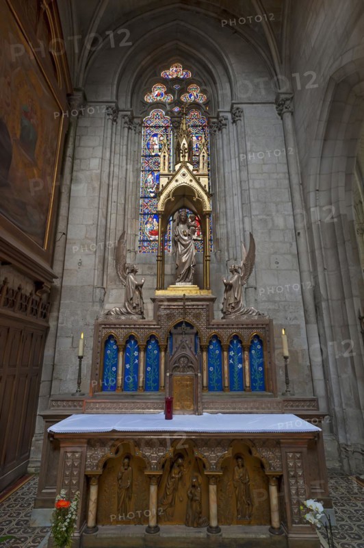 Altar of the Virgin Mary, Notre Dame de l'Assomption Cathedral, Lucon, Vendee, France, Europe