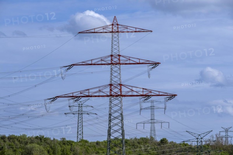 Power pylons with high-voltage lines near the Avacon substation Helmstedt, Helmstedt, Lower Saxony, Germany, Europe