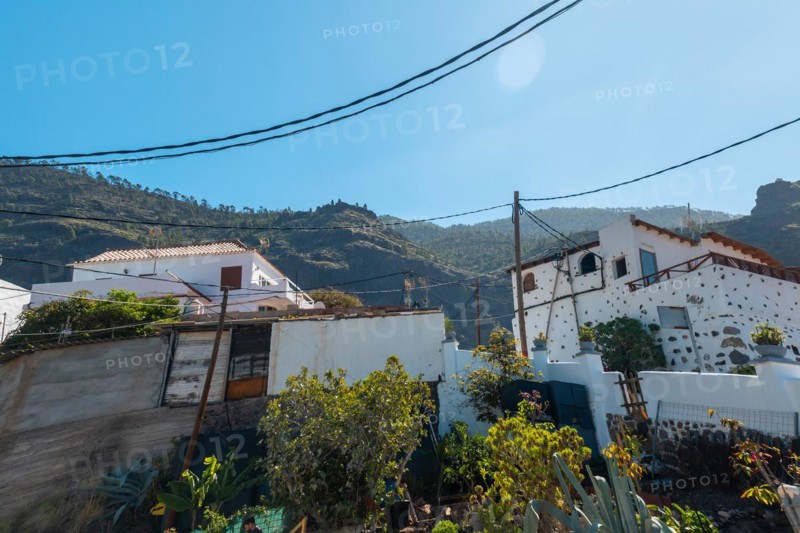 Houses on El Risco on the way up to Charco Azul in the Podemos to Agaete in Gran Canaria, Canary Islands