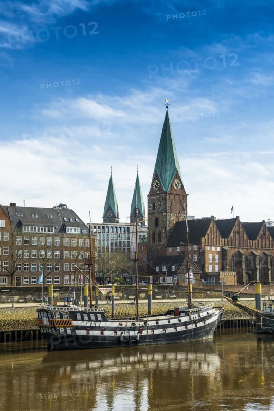 City panorama, Weser promenade, Old Town, Weser, Hanseatic City of Bremen, Germany, Europe