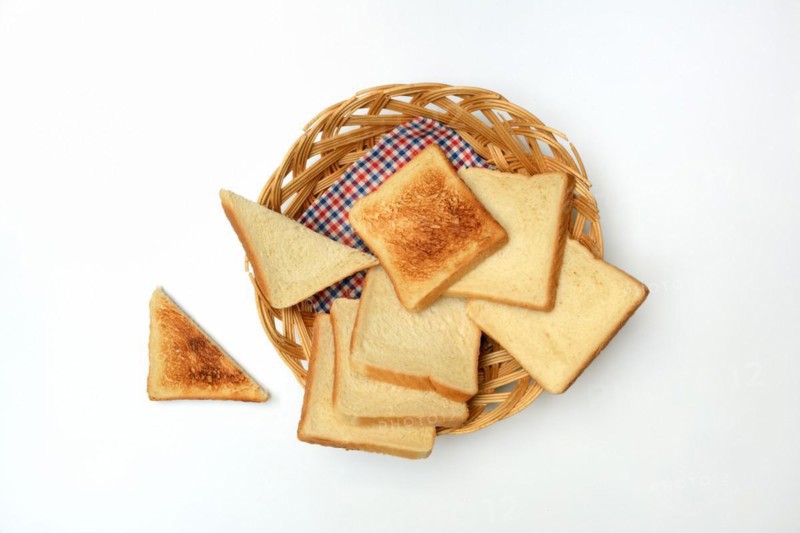 Slices of toast in baskets, toast