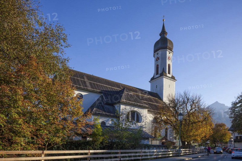 St Martin's parish church in the evening light, Garmisch district, Garmisch-Partenkirchen, Werdenfelser Land, Upper Bavaria, Bavaria, Germany, Europe