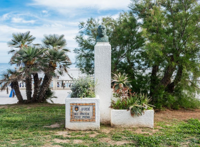 Bust in the garden of the painter Pere Pruna, Sitges, Spain, Europe