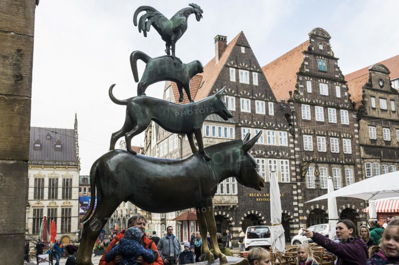 Bremen Town Musicians, bronze sculpture, artist Gerhard Marcks, Hanseatic City of Bremen, Germany, Europe