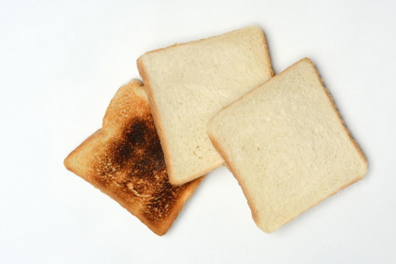 Untoasted and toasted slice of toast, toast