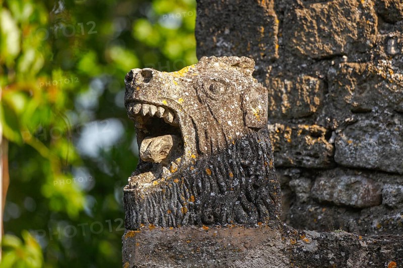 Sculpture in Vaugines near Curcuron, Luberon, Vaucluse, Provence, France, Europe