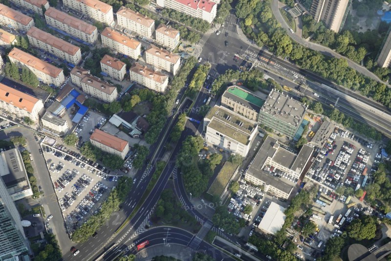 View from the 632 metre high Shanghai Tower, nicknamed The Twist, Shanghai, People's Republic of China, Complex intersection with flowing traffic seen from the air, Shanghai, China, Asia