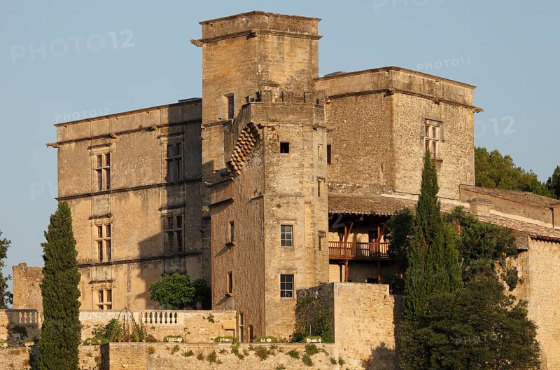 Renaissance castle of Lourmarin, Parc Naturel Regional du Luberon, Luberon, Provence, France, Europe