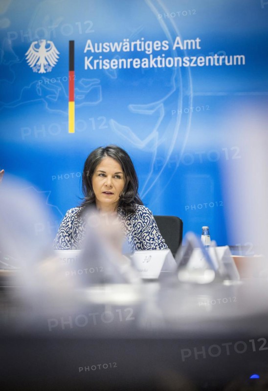 Meeting of the Federal Government's crisis team at the Federal Foreign Office, chaired by Annalena Baerbock (Alliance 90/The Greens), Federal Foreign Minister. The topic of the meeting is the situation in the Middle East following Iran's attack on Israel. Other participants include Federal Defence Minister Boris Pistorius, the Inspector General of the German Armed Forces, General Carsten Breuer, and the President of the Federal Intelligence Service (BND), Bruno Kahl. 'Photographed on behalf of the Federal Foreign Office'
