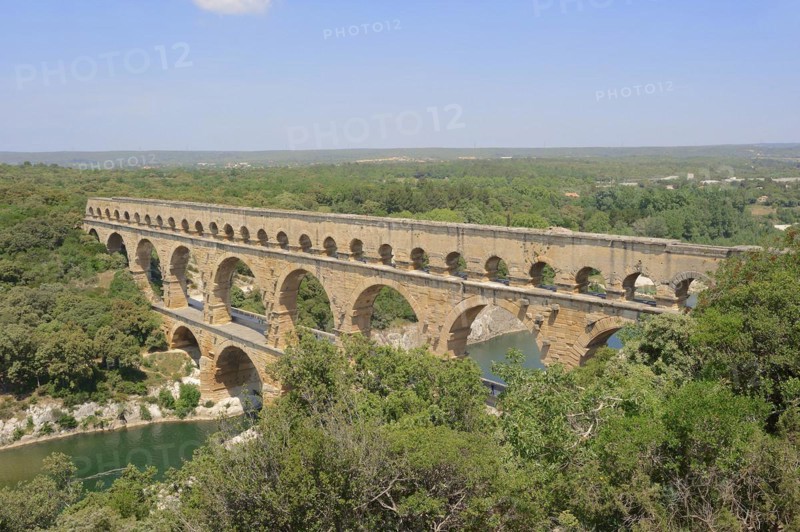 Pont du Gard, Roman aqueduct over the River Gardon, Vers-Pont-du-Gard, Languedoc-Roussillon, South of France, France, Europe