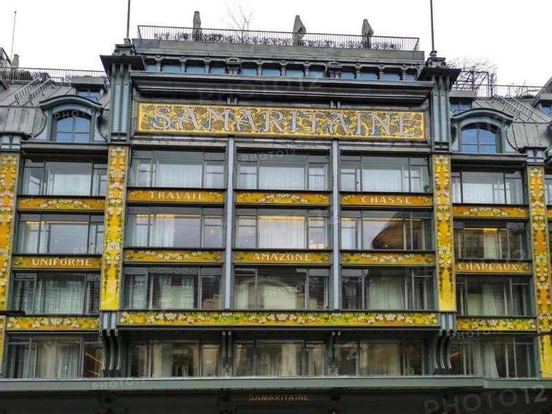 Paris 1er arrondissement. Facade of the Samaritaine (Grand magasin) . Ile de France, France, Europe