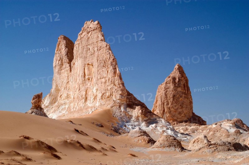 Egypt, White Desert, bizarre sandstone cliffs, Middle East, Africa