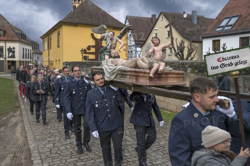 Historic Good Friday procession for 350 years with life-size wood-carved figures from the 18th century, Neunkirchen am Brand, Middle Franconia, Bavaria, Germany, Europe