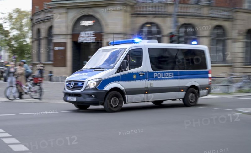 Alarm drive, police, Karl-Marx-Strasse, Neukoelln, Berlin, Germany, Europe
