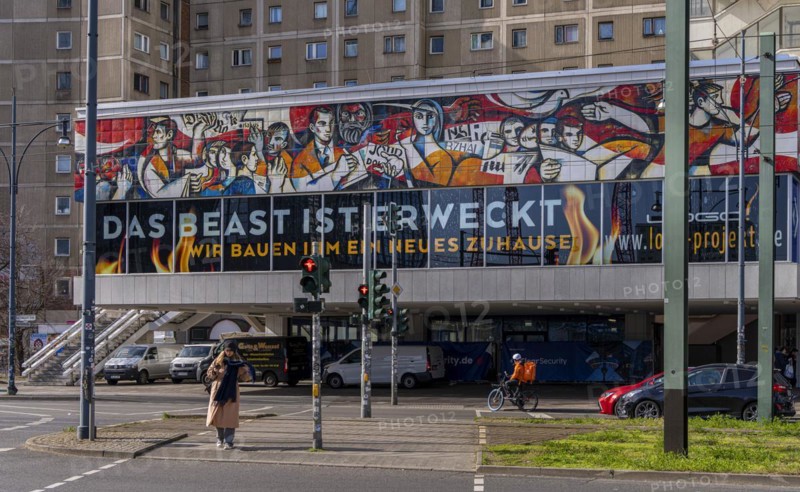 Socialist Realism, Kunst am Pressehaus am Alexanderplatz, Berlin, Germany, Europe