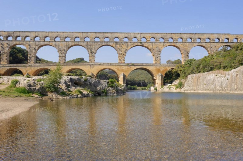 Pont du Gard, Roman aqueduct over the River Gardon, Vers-Pont-du-Gard, Languedoc-Roussillon, South of France, France, Europe