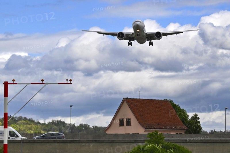 Aircraft Swiss, Boeing 777-300ER, HB-JNL, Zurich Kloten, Switzerland, Europe