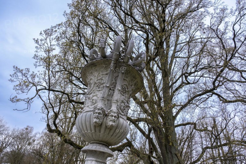 Cast zinc vase on a pedestal in the castle park, Ludwigslust, Mecklenburg-Vorpommern, Germany, Europe