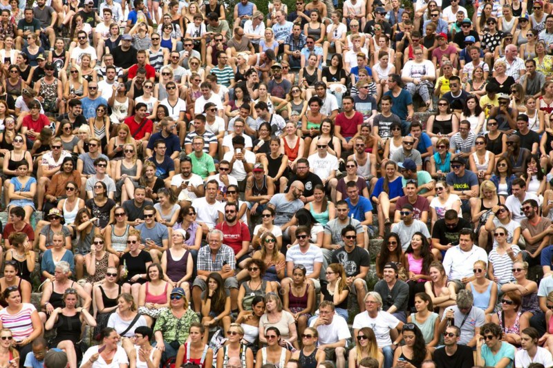 Spectators at karaoke in Berlin Mauerpark, 30/08/2015, Berlin, Berlin, Germany, Europe