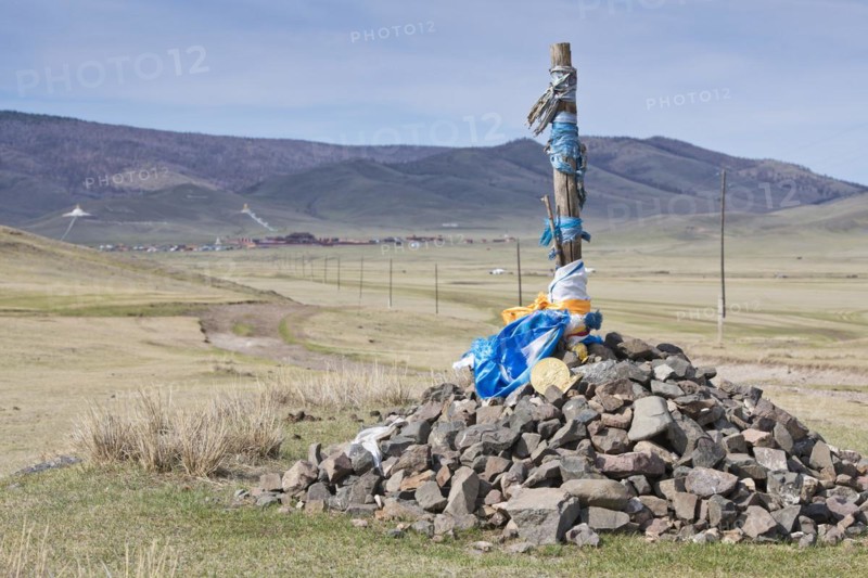 Ovoo in the grassland on the way to the Buddhist monastery Amarbayasgalant, Selenge Aimak, Selenge Province, Mongolia, Asia