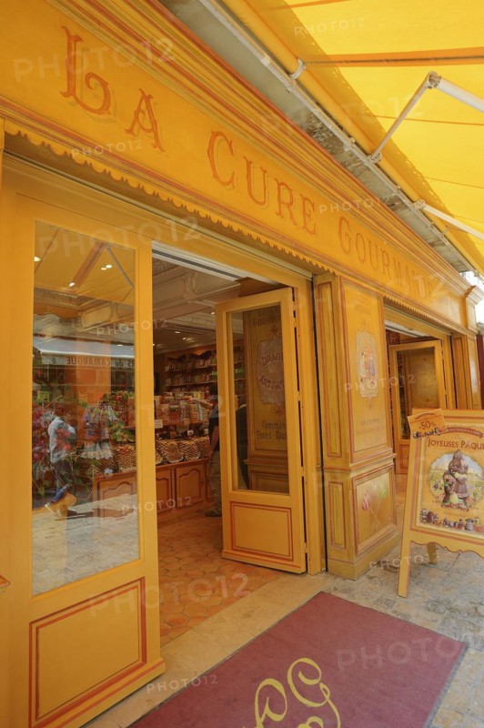 Confectionery shop 'La Cure Gourmande', Aigues-Mortes, Camargue, Gard, Languedoc-Roussillon, South of France, France, Europe