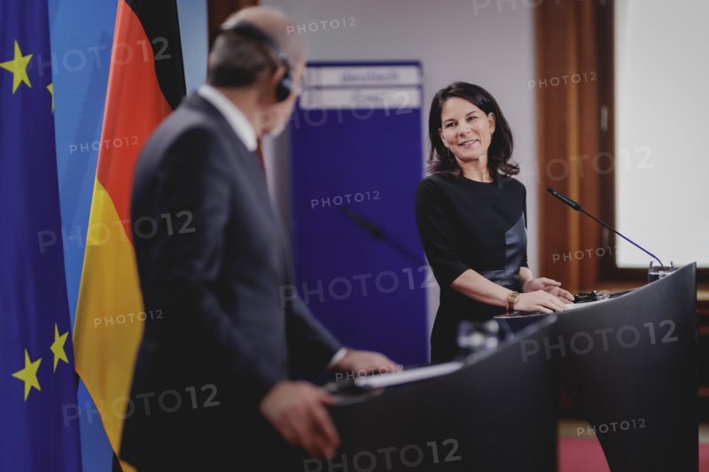 (R-L) Annalena Baerbock (Alliance 90/The Greens), Federal Foreign Minister, and Ayman Safadi, Foreign Minister of Jordan, speak to the media after a joint meeting in Berlin, 16 April 2024 / Photographed on behalf of the Federal Foreign Office