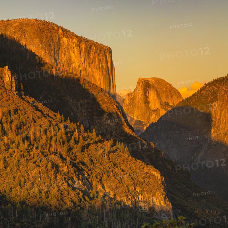 El Capitan, and Half Dome at sunset, Yosemite National Park, California, United States, USA, Yosemite National Park, California, USA, North America