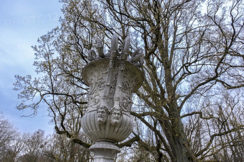 Cast zinc vase on a pedestal in the castle park, Ludwigslust, Mecklenburg-Vorpommern, Germany, Europe