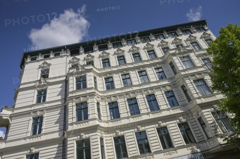 Wilhelminian-style old building, Neue Steinmetzstrasse / Grossgoerschenstrasse, Schoeneberg, Tempelhof-Schoeneberg, Berlin, Germany, Europe