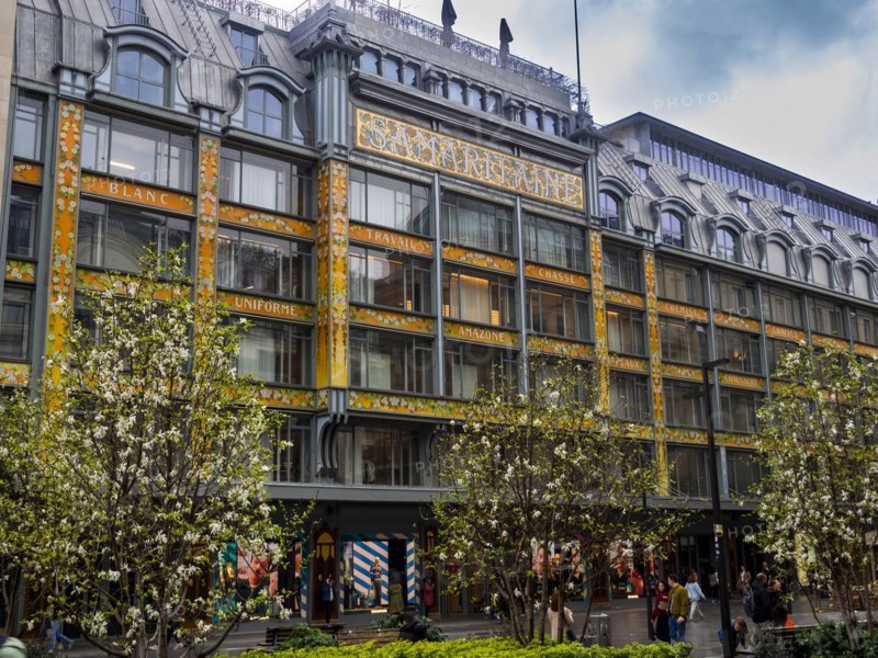 Paris 1er arrondissement. Facade of the Samaritaine (Grand magasin) . Ile de France, France, Europe