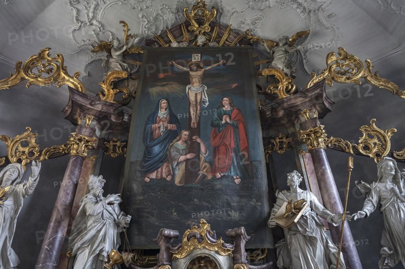 Historic Lenten cloth in front of the high altar, St John the Baptist, Ochsenfurt-Hohestadt, Lower Franconia, Bavaria, Germany, Europe