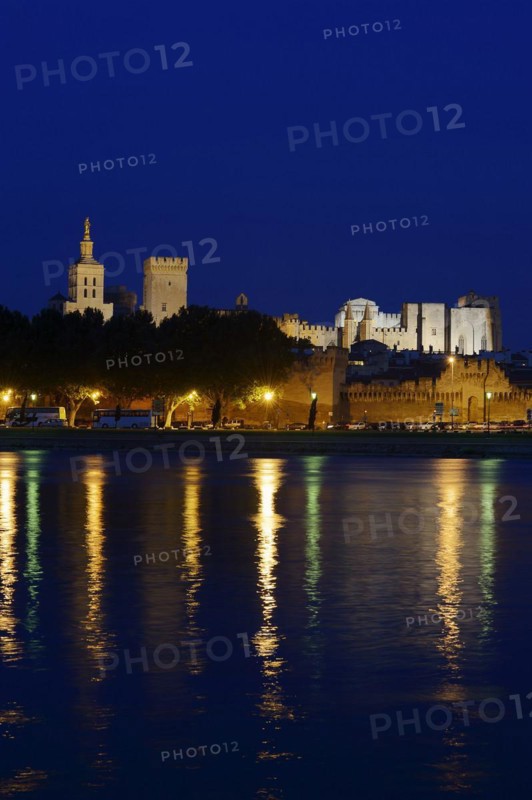 Papal Palace and Notre-Dame des Doms Cathedral at night, Avignon, Vaucluse, Provence-Alpes-Cote d'Azur, South of France, France, Europe