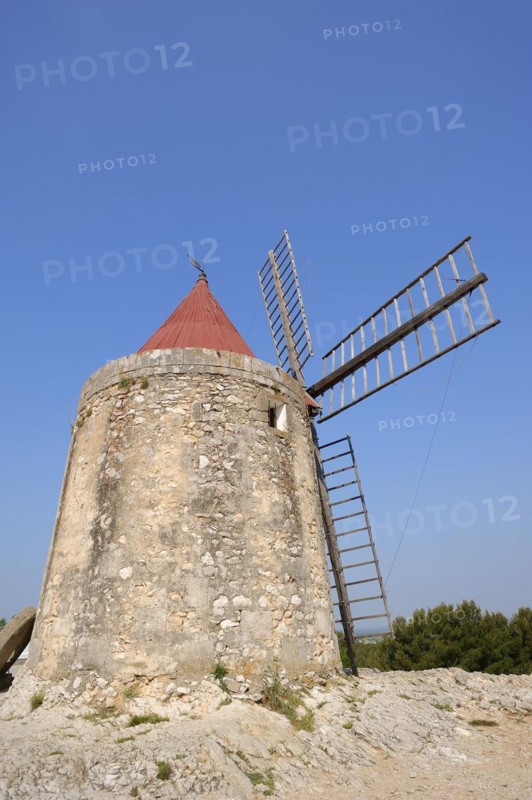 Windmill 'Moulin de Daudet', Fontvieille, Bouches-du-Rhone, Provence-Alpes-Cote d'Azur, South of France, France, Europe