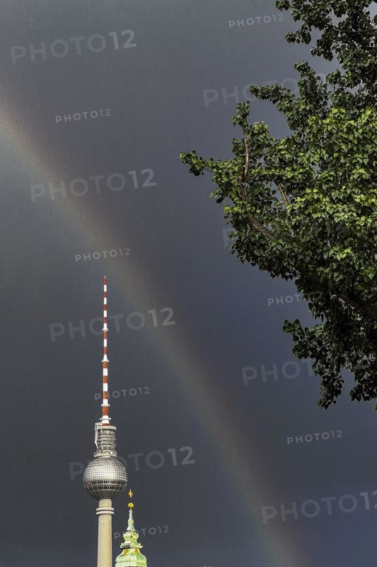 A rainbow looms behind the television tower Berlin, 15/04/2024