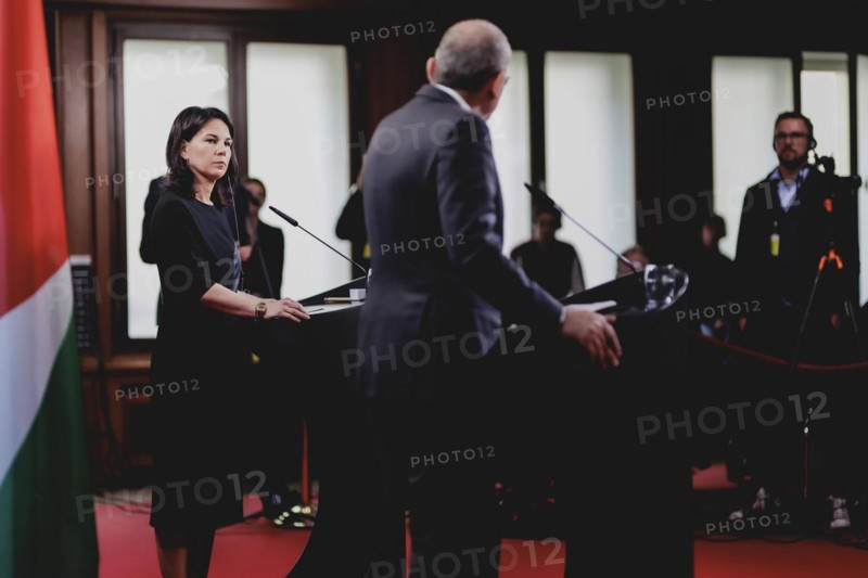 (L-R) Annalena Baerbock (Alliance 90/The Greens), Federal Foreign Minister, and Ayman Safadi, Foreign Minister of Jordan, speak to the media after a joint meeting in Berlin, 16 April 2024 / Photographed on behalf of the Federal Foreign Office