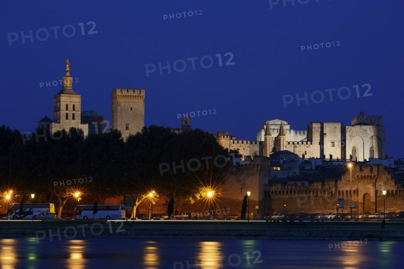 Papal Palace and Notre-Dame des Doms Cathedral at night, Avignon, Vaucluse, Provence-Alpes-Cote d'Azur, South of France, France, Europe