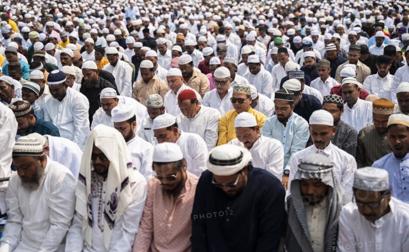 GUWAHATI, INDIA, APRIL 11: Muslims gather to perform Eid al-Fitr prayer at Eidgah in Guwahati, India on April 11, 2024. Muslims around the world are celebrating the Eid al-Fitr holiday, which marks the end of the fasting month of Ramadan