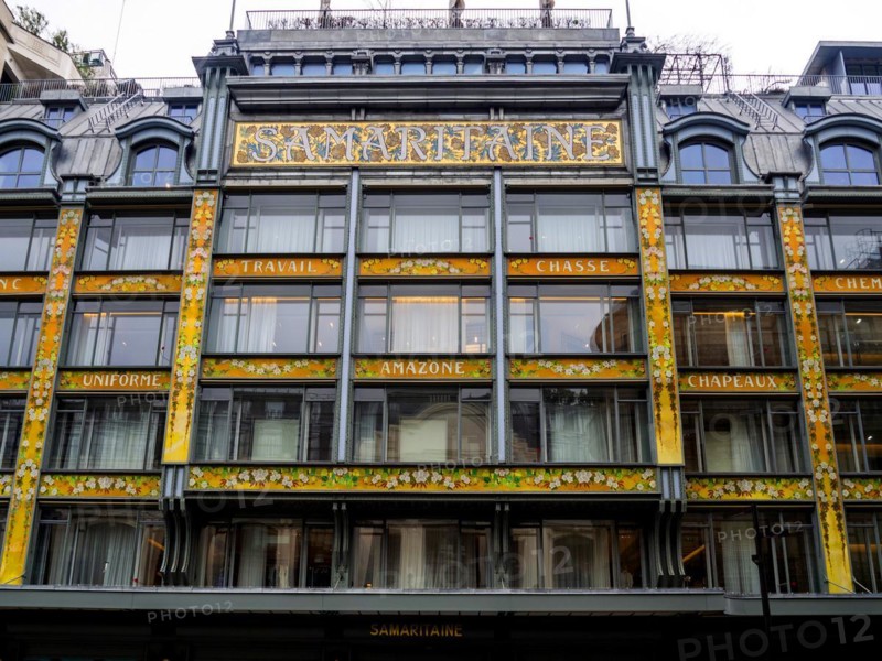 Paris 1er arrondissement. Facade of the Samaritaine (Grand magasin) . Ile de France, France, Europe
