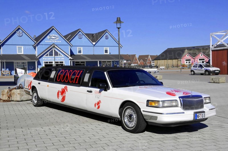List, harbour, Sylt, North Frisian island, A white stretch limousine with eye-catching red GOSCH stickers is parked in a car park, Sylt, Schleswig-Holstein, Germany, Europe