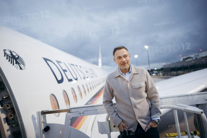 Christian Lindner (FDP), Federal Minister of Finance, pictured boarding an aircraft of the Bundeswehr air force. The Minister is travelling to the IMF Spring Meeting in Washington. Berlin, 16.04.2024. Photographed on behalf of the Federal Ministry of Finance (BMF)