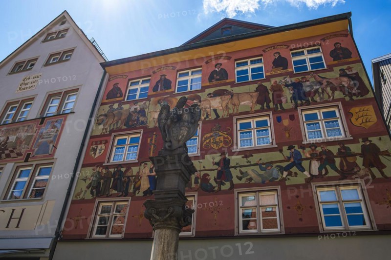 Fountain column with sculpture of an eagle with town coat of arms from 1738 on the eagle fountain in the old town centre of Wangen im Allgaeu, Upper Swabia, Baden-Wuerttemberg, Germany, Europe