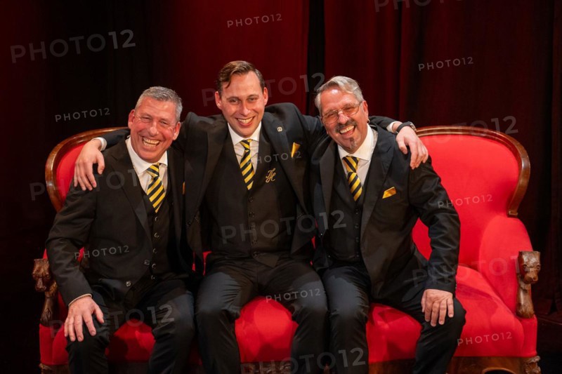 Presentation of the designated Cologne triumvirate for the 2024 session, KG Treuer Husar Blau-Gelb von 1925 e.V. Koeln presents the designated Cologne triumvirate for the 2024 session: Sascha, Werner and Friedrich Klupsch will celebrate Cologne Carnival together with all revellers as Prince Sascha I, Bauer Werner and Jungfrau Frieda under the motto Wat e Theater - Wat e Jeckespill . 16.08.23
