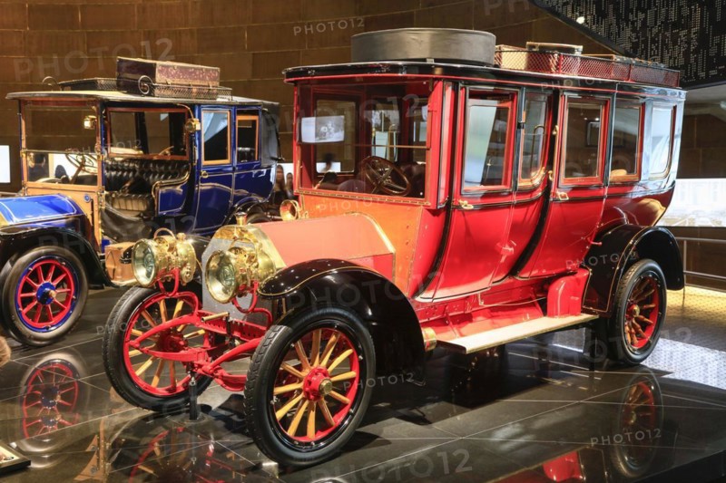 Mercedes-Simplex 60 hp touring saloon from 1907, Mercedes-Benz Museum, Stuttgart, Baden-Wuerttemberg, Germany, Europe