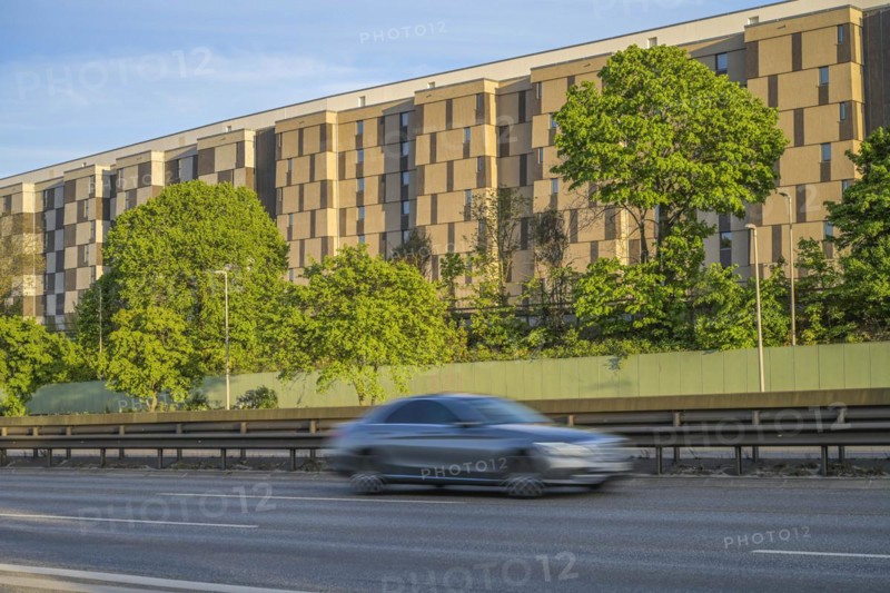 Prefabricated buildings, Friedenauer Hoehe development area, A100 city motorway, Friedenau, Schoeneberg, Berlin, Germany, Europe