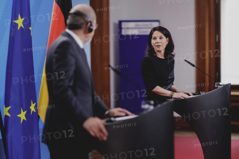 (R-L) Annalena Baerbock (Alliance 90/The Greens), Federal Foreign Minister, and Ayman Safadi, Foreign Minister of Jordan, speak to the media after a joint meeting in Berlin, 16 April 2024 / Photographed on behalf of the Federal Foreign Office
