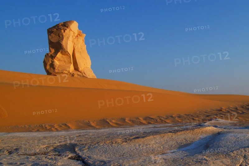 Egypt, White Desert, bizarre sandstone cliffs, Middle East, Africa