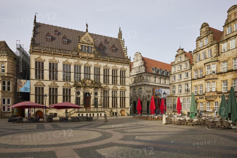 Chamber of Industry and Commerce, IHK for Bremen and Bremerhaven in the Schuetting and Gable Houses on Bremen Market Square in Bremen, Hanseatic City, State of Bremen, Germany, Europe