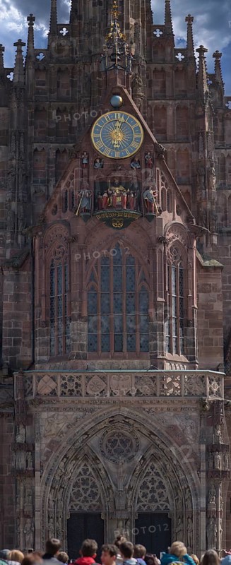 Church of Our Lady with the famous Maennleinlaufen under the tower clock, for over 500 years the seven electors have passed Emperor Charles IV, Hauptmarkt, Nuremberg, Middle Franconia, Bavaria, Germany, Europe