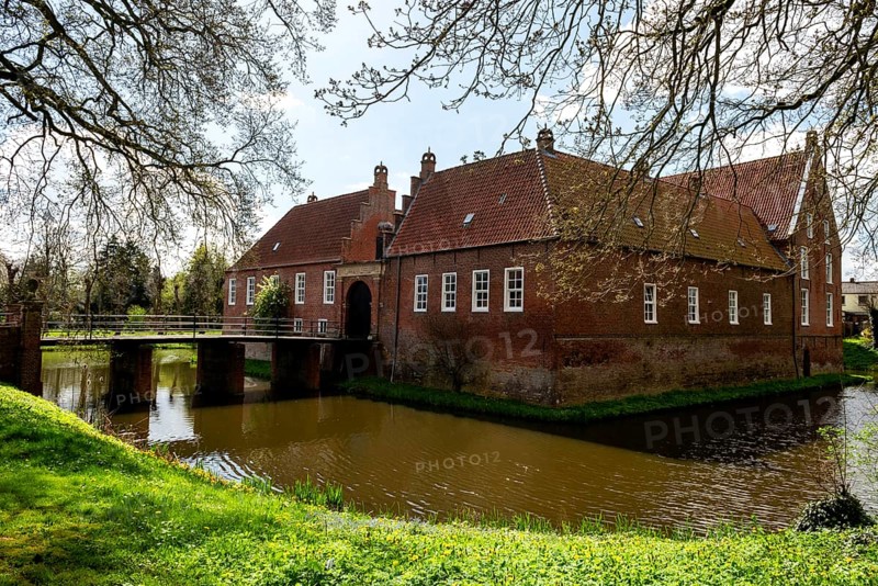 East Frisian chieftain's castle, Hinta moated castle in the village of Hinte, Aurich district, East Frisia, Lower Saxony, Germany, Europe