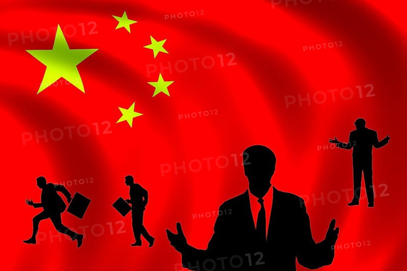 Symbolic image, China, Germany, EU, European Union, economic relations, protectionism, surveillance, social spider web, trade dispute, punitive tariffs, economic war, international markets, East-West conflict, hegemony, global economy, dominance, espionage, social media, social networks, GDPR General Data Protection Regulation, data siphoning, data collection, data sale, security, Tiktok, Huawei, Europe